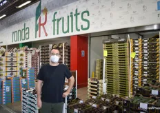 Pau, de Ronda Fruits. La empresa está especializada en fruta de hueso, sandía y calabacín blanco de España.