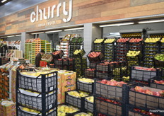 Churry tiene una gran oferta de manzanas, además de otras frutas.