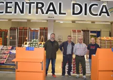 Juan, Tino, Rafael y Argol, de Central Dica, que tiene una amplia oferta de productos nacionales.