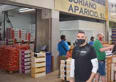 Joseph, de Soriano. Ofrecen principalmente ajo, patatas y cebollas.