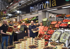 El equipo de Baldiri Vila: Oscar, Moha, Joan, Eduard y María. La empresa ofrece una amplia gama de productos de España pero también de importación. Puedes encontrar por ejemplo aguacates, mangos, higos, nectarinas y sandías.