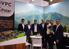 Equipo de Polar Fruit en su stand