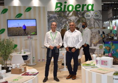 Alessandro Marín y Raimundo Páez, en el stand de la compañía especializada en nutrición ecológica Bioera