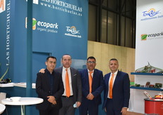 Pepe Pérez, de Greenyard, Bernardo Luque, Salva Fornieles y Fran Fernández, de Las Hortichuelas, productores ecológicos especializados en tomate cherry. Actualmente están desarrollando todos los productos Demeter