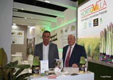 Carlos Ortega y José Luis Ruiz, secretario de Hortovilla en el stand de la cooperativa granadina