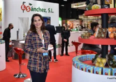 Esther Sánchez Miranda, directora financiera de Frutas Sánchez en el stand de la empresa
