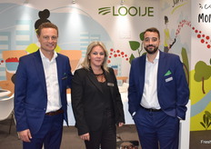 Pedro Lozano, Mª Ángeles Rojas y Juan José López, en el stand de Looije