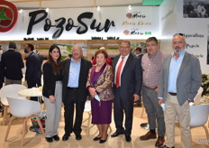Familia Del Huerto, en el stand de Pozo Sur