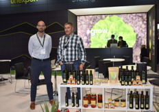 José Manuel López y Carlos Viñegla, en el stand de Unexport