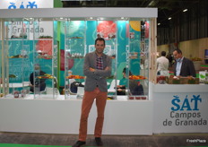 Norberto Cañadas, en el stand de SAT Campos de Granada