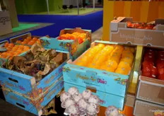 Frutas y hortalizas expuestas en el stand de HIspalco con las marcas HIppie Chic y Hispalco Bio