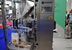 Maquinaria de envasado expuesta en el stand de Induser.