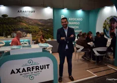 Álvaro Martínez, gerente de Axarfruit, presentando la nueva imagen de la compañía productora y comercializadora de aguacate, mango y limón ecológicos. 