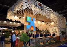 Stand de Fontestad, inspirado en el compromiso del cuidado del Planeta.