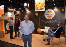 Álvaro Nogués, gerente de la Cooperativa de Carlet, em el stand de la D.O. Kaki Ribera del Xúquer.