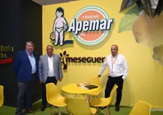 Emilio Leite, Francisco Pelegrín y Carlos Pelegrín, en el stand de Apemar, empresa murciana productora y comercializadora de limón y pomelo. 