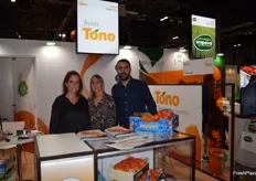 Laura Ginesta, Isabel Durán y Vicent Faus, equipo comercial de la empresa valenciana Frutas Tono. 