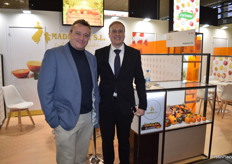 Ximo y Carlos Sancho, de la empresa valenciana Madremia, promocionando la campaña de cítricos.