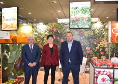 Stand de Cambayas, cooperativa productora de granadas, higos y brevas, hortalizas y sandía.