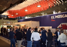  Concurrido stand de la compañía logística murciana El Mosca.