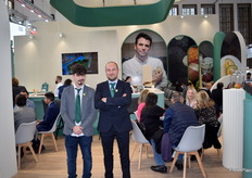  Miguel Gómez, responsable de marketing y comunicación, junto a Juan Vázquez, del departamento comercial de la compañía malagueña Frutas Montosa.