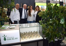 Equipo técnico y comercial de Viveros BROKAW, especializados en plantas de aguacate.