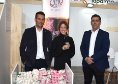 Carlos Doblado, Rocío Ligero y Ángel González, de El Ajero, la Cooperativa Extremeña de Ajos de Aceuchal, pueblo de Extremadura donde se producen ajo blanco y violeta