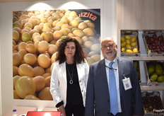 Stand de Plantate, con su marca Dulzita, compañía productora y exportadora de papaya, maracuyá y fruta de la pasión. Los mayores productores de papaya ecológica de Europa