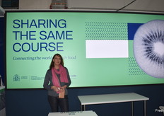 Flor González, del departamento de Protocolo y Relaciones Institucionales del stand de Puertos de España