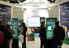 Buena iniciativa en el stand de BMTI, la empresa pública para el desarrollo de mercados y la difusión de información económica. ¿Qué tal se te da hacer la compra y conocer la estacionalidad de los productos? En una pantalla táctil había que elegir 4 frutas, 4 verduras, 1 producto de la sección de carne y 3 de pescados de temporada. El primer premio era un delantal. ¿No los has acertado todos? Entonces te llevas una bolsa con folletos informativos y gadgets.