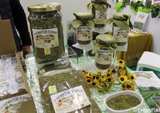 El orégano es uno de los aromas estrella de la empresa. Está disponible en varios formatos, desde hojas en frasco hasta bolsitas y manojos.