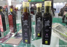 Cotto di fichi, "una nueva forma de decir Apulia". Se trata de un preparado tradicional elaborado exclusivamente a mano, mediante una reducción natural de higos y agua. Es apto para cualquier uso gracias a sus características organolépticas. Además de los aromas naturales de los higos, es rico en recuerdos olfativos de frutos secos, especias y cacao amargo.