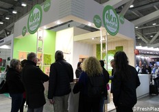 Stand siempre lleno para las cremas untables de la marca Deanocciola.