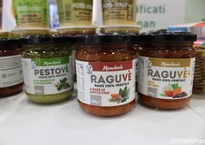 Marca Mondové: pesto vegano de albahaca fresca enriquecido con pistachos, gondino y alga espirulina; ragú 100% vegetal de lentejas; ragú veg plus de soja no OMG, aromatizado y enriquecido con salvia, laurel y romero.