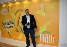 Bernardo Cuenca, Crop Coordinator de Melón y Sandía de Rijk Zwaan, promocionando la línea de sandías de consumo unipersonal Candyball y el nuevo melón Maui, con toque de sabor a limón.