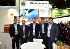 Stand de Cerima Cherries, con sus socios productores de cereza. 