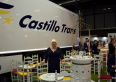 Gloria Romera, General Manager de Castillo Trans, en un stand con aire andaluz