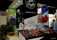 Betsabé Blanco y José Carlos Martín, de Ideal Fruits: Frutos rojos y zanahorias en manojo los 365 días del año