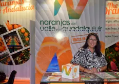 Beatriz Raso en el stand de la Asociación para la Promoción de las Naranjas en el Valle del Guadalquivir
