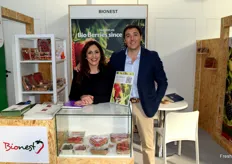 Susana Pérez y Pepe Rodríguez, de la empresa especializada en la producción de berries ecológicos Bionest