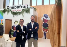 Carlos Esteve y José Manuel Molina, de Onubafruit, poniendo el acento en su nueva gama de de variedades exclusivas de arándanos.
