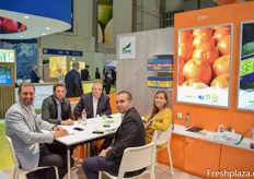 El equipo de Consorcio de Productores de Fruta S.A. (CPF) en una reunión