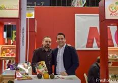 Luis Kammel Kiamy Becerra (Andrea Fruit Company) y Armando Rosales de Aurora Fresh 