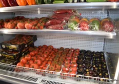 Tomates de especialidad y otras hortalizas expuestas en el stand de Agroponiente.