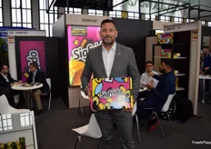 Sigfrido Molina, gerente de Sigfrido Fruits, de Málaga, proveedora de aguacate y mango, estrenando packaging con nueva imagen.