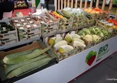 Selección de frutas y hortalizas ecológicas en el stand de Anecoop.