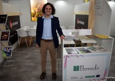 Jorge Provedo, del vivero y obtentor de nuevas variedades de fruta de hueso Provedo, con sede en Badajoz, Extremadura.
